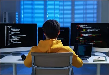 Front-end, Back-end e Full Stack: o que cada profissional faz e quanto ganha