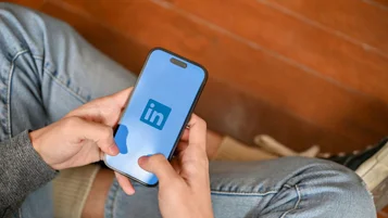 LinkedIn para negócios: dicas para atrair clientes B2B thumbnail