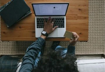 Fraude geográfica: analisando padrões de localização em transações suspeitas no e-commerce