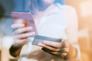 Fraude de cartão de crédito: como proteger seu varejo thumbnail