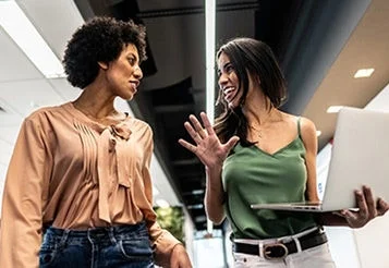 12 tipos de comunicação no trabalho: dicas práticas para se destacar thumbnail