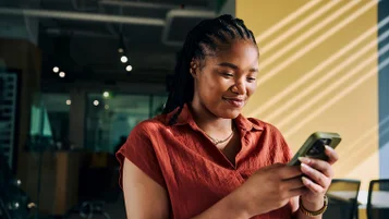 Como fazer currículo no celular: 5 formas práticas thumbnail