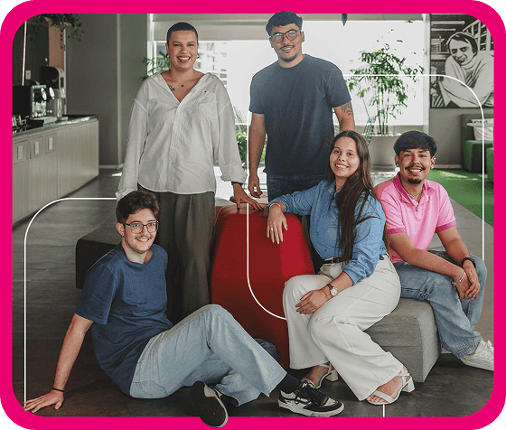 Grupo de jovens sentados