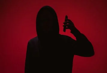 Monitoramento em tempo real: tecnologias para detecção imediata de fraudes e bloqueio de ações maliciosas thumbnail