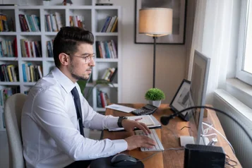  O que é IRRF: entenda o Imposto de Renda Retido na Fonte thumbnail