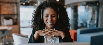 Assistente de social listening: funções, média salarial e mais thumbnail