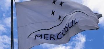 Como usar o Dia do Mercosul no seu negócio para atrair novos clientes e fortaceler sua marca thumbnail