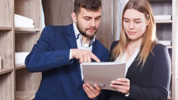 O que faz um analista administrativo: saiba tudo sobre essa função thumbnail