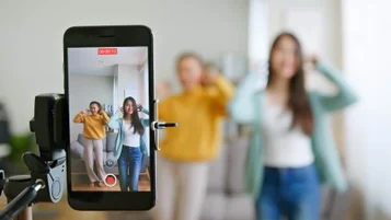 Qual melhor horário para postar no TikTok: use o algoritmo ao seu favor thumbnail