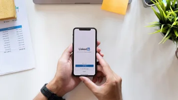 Como adicionar cursos no LinkedIn? thumbnail