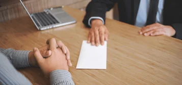 Carta de demissão: aprenda como fazer e confira 6 modelos! thumbnail