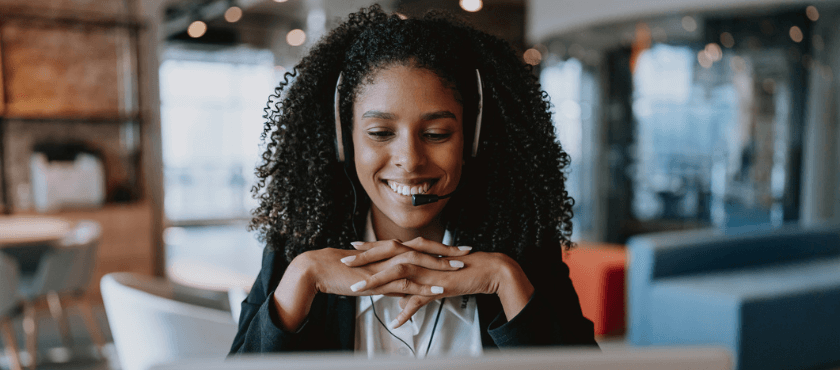 Assistente de social listening: funções, média salarial e mais