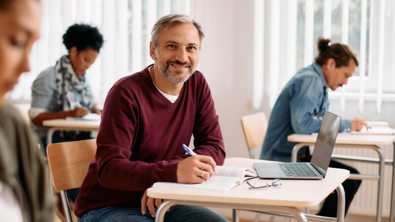 Como colocar a pós-graduação no currículo corretamente?