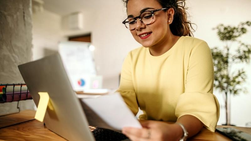 Como fazer um currículo para primeiro emprego? Veja o modelo!