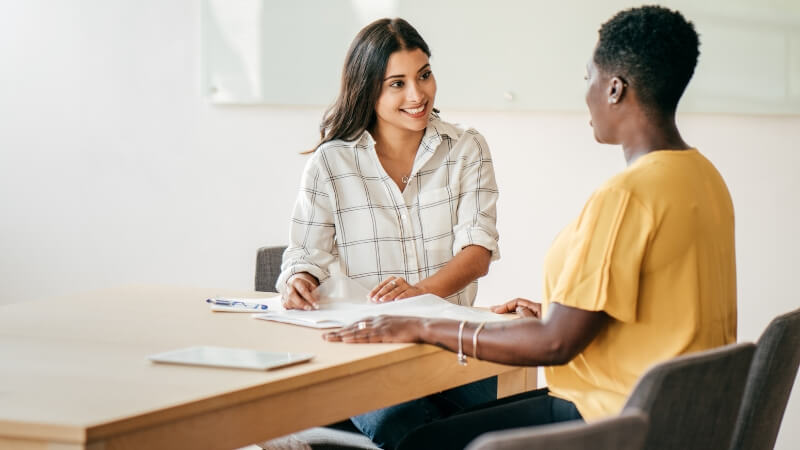 Entrevista em inglês: perguntas comuns e como se preparar