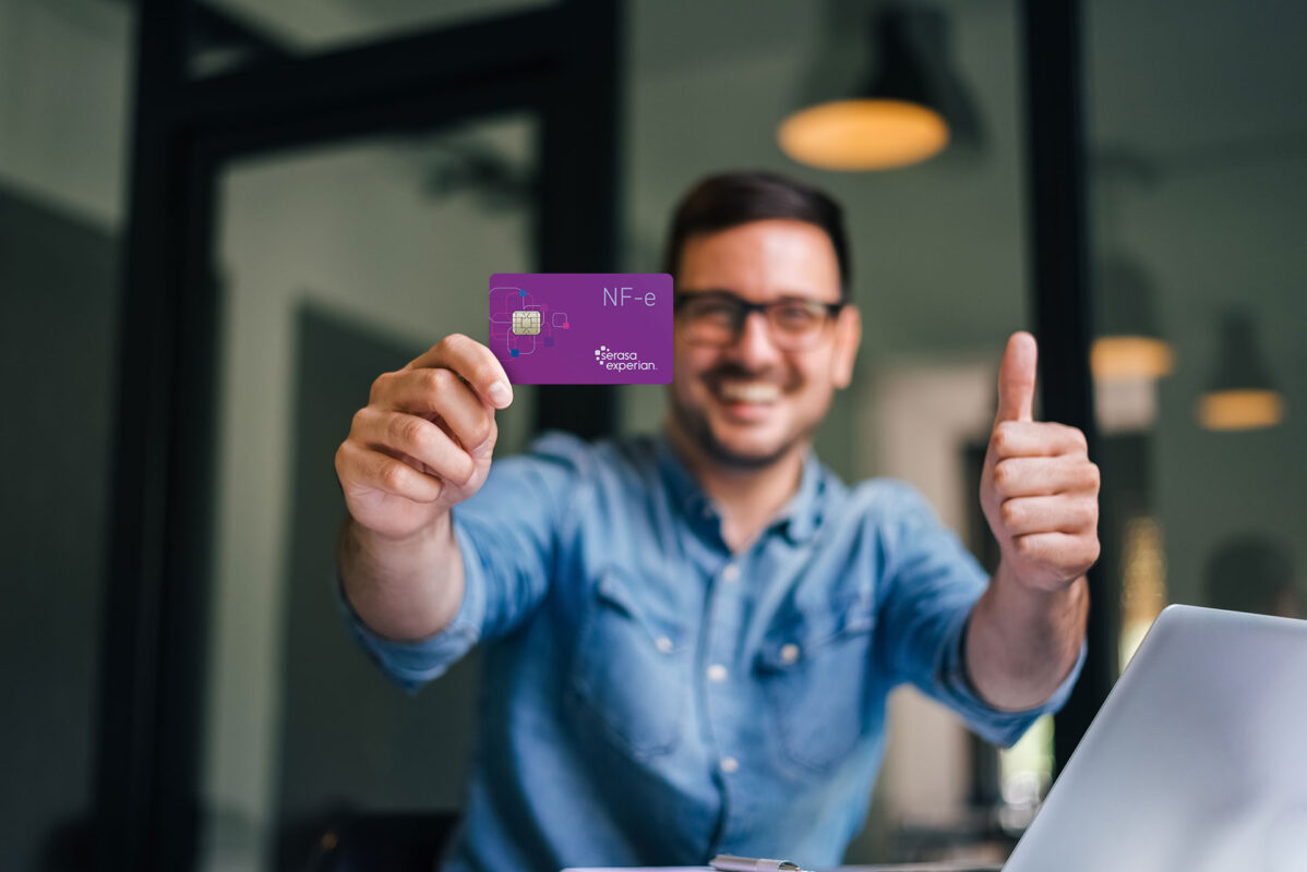 Existem 13 tipos de Notas Fiscais Eletrônicas (NF-e), que devem ser emitidas com Certificado Digital