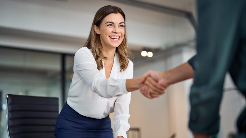 Relações com fornecedores: como negociar preços e garantir melhores condições