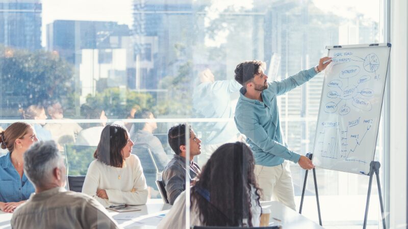 Marketing e Vendas: estratégias para atrair e reter clientes na era digital