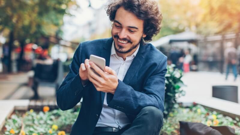 Conheça 9 aplicativos para fazer currículo pelo celular