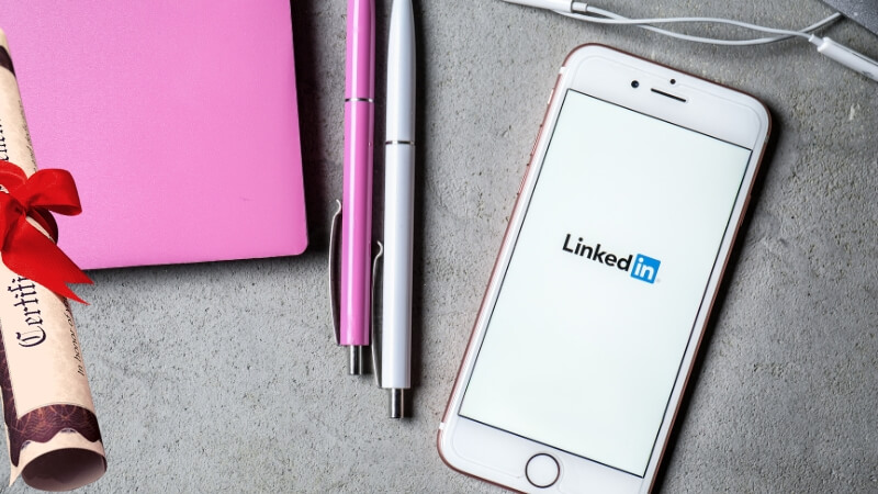 Como adicionar certificados no LinkedIn?