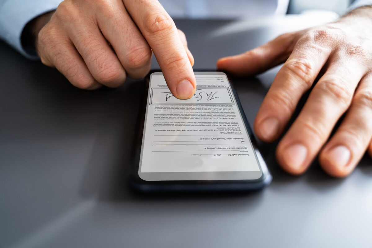 Como assinar documentos pelo celular