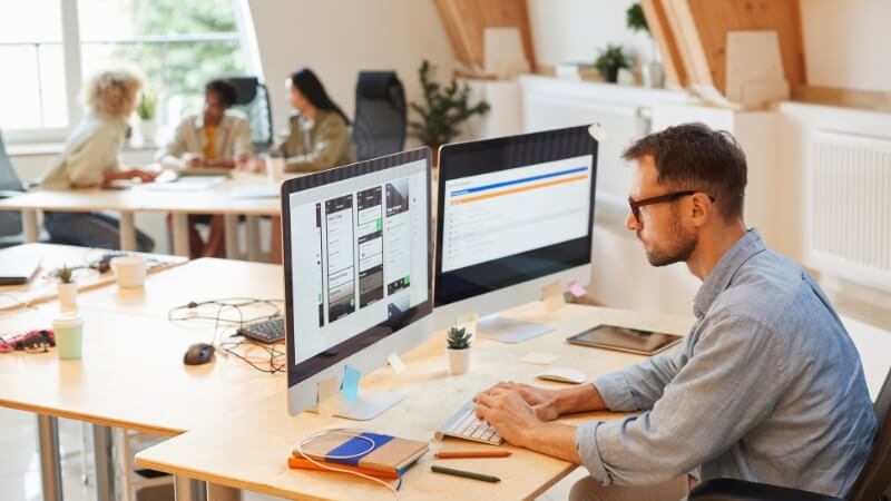 Profissões: tudo sobre desenvolvedor de software