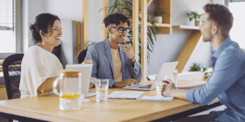 Entenda a diferença entre estagiário, jovem aprendiz e trainee!