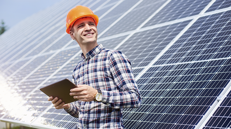 Sabia que sua empresa pode produzir energia solar?