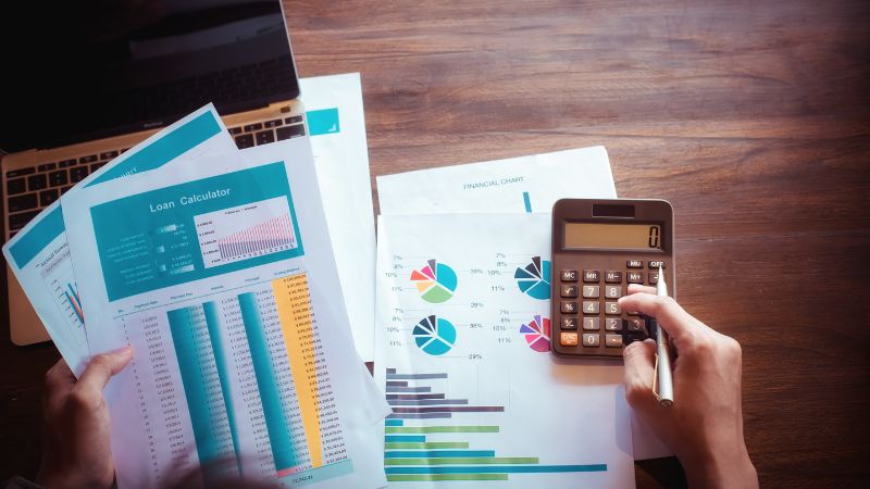 Juros abusivos: quais são os perigos dessa prática? Entenda como evitar