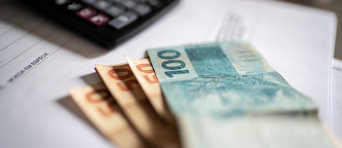 Décimo quarto salário: entenda o que é essa proposta