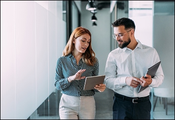 Qual a diferença entre auxiliar e assistente financeiro?