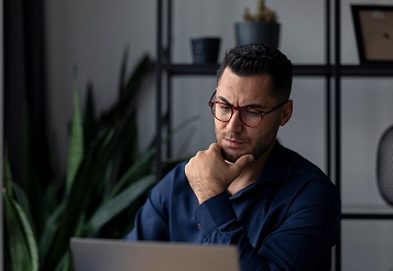 Falta justificada dá justa causa? Entenda seus direitos