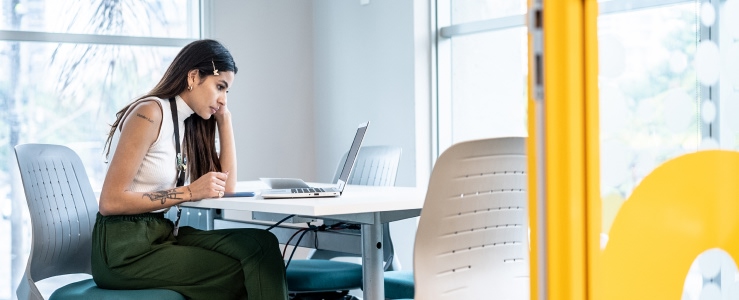 Adequação à NR-1: entenda a inclusão dos riscos psicossociais e os impactos para sua empresa