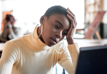 O que é presenteísmo e como ele afeta a produtividade?