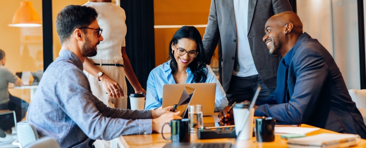 Black November: como contribuir para a educação financeira dos colaboradores