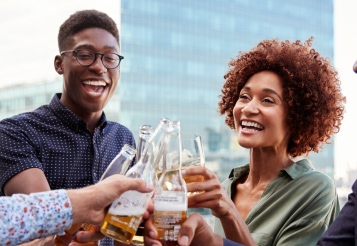 Festa de fim de ano na empresa: 8 ideias infalíveis! thumbnail