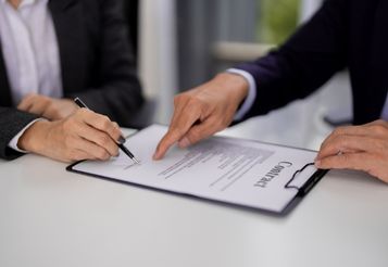 Contrato de adesão: o que PMEs precisam saber antes de assinar thumbnail